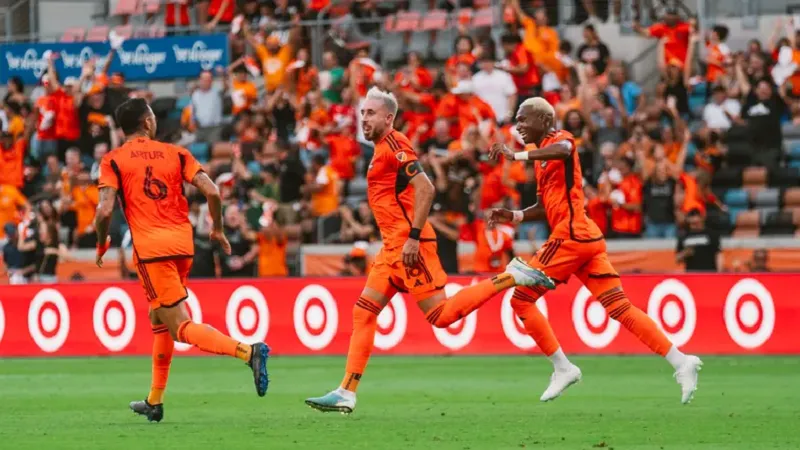 Phong độ của Houston Dynamo vs LA Galaxy đều rất kém