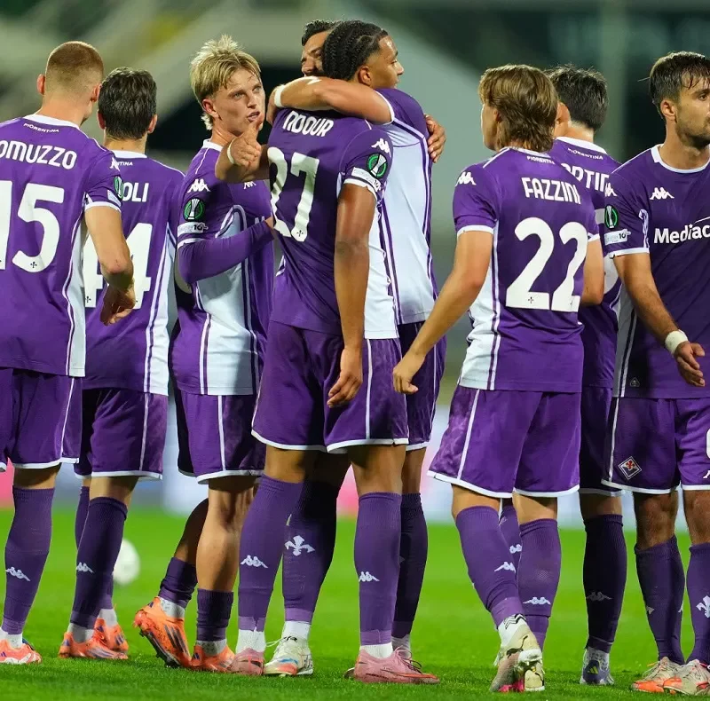 Phong độ của AC Milan vs Fiorentina đối lập hoàn toàn