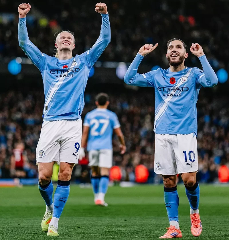 Man City vs Dortmund đang bám đuổi nhau sát sao