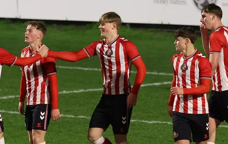 Khoảng cách Sunderland vs Burnley cách biệt hoàn toàn